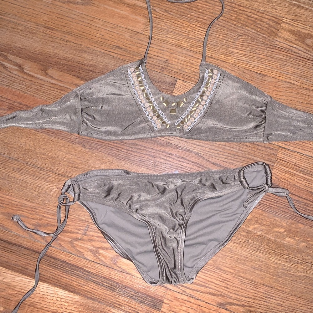 TARGET BIKINI SET SIZE MEDIUM